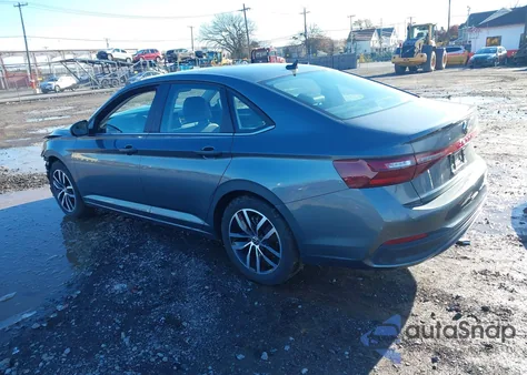 2025 Volkswagen Jetta 1.5T Se from USA, damaged, VIN 3VW7X7BU2SM083253